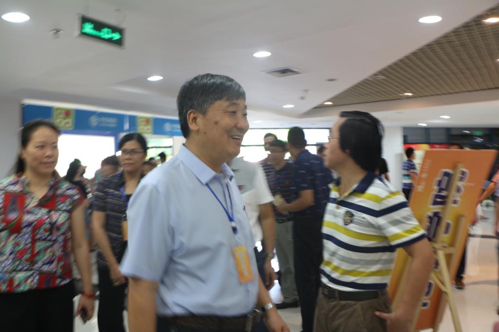 少妇白洁
2017级新生家长见面会