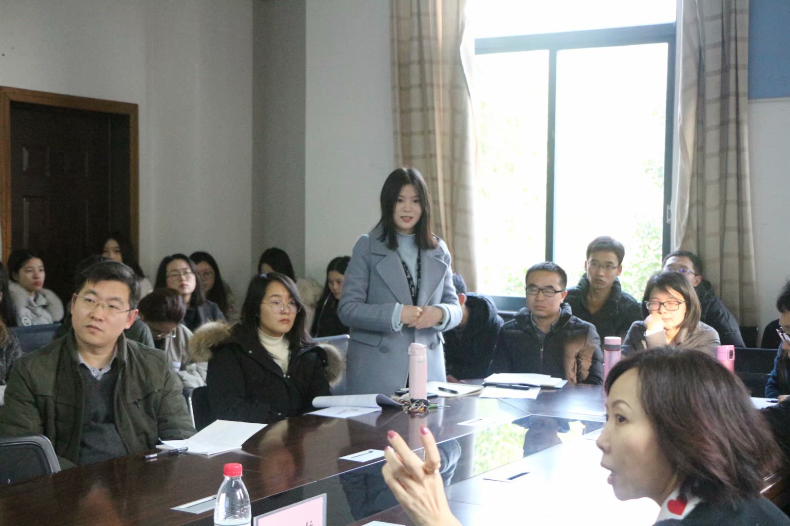 王戈教授莅临少妇白洁
进行学术交流